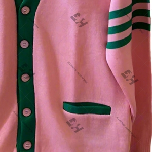 เสื้อคาร์ดิแกนถักไหมพรมสำหรับผู้หญิง ทรงหลวม หลายสีให้เลือก ป้องกันขนร่วง ป้องกันรอยยับ  รับสกรีนโลโก้ด้านหน้า - Product Image 5