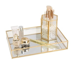 Bandeja de servicio dorada con forma de rectángulo de metal de lujo elegante para el hogar al por mayor bandeja de almacenamiento de perfume de joyería de espejo europeo - Product Image 2