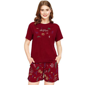 Conjunto de camiseta y pantalones cortos para mujer de la mejor calidad a pedido, conjuntos de gemelos informales estampados a la moda para mujer con color y tamaño personalizados - Product Image 4
