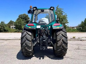 Achetez le tracteur agricole ARBOS S130 4x4, tracteurs abordables et durables, prêts à affronter toutes les tâches agricoles, prêts à être expédiés - Product Image 4