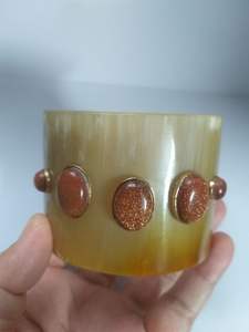 OTRO Cuerno de búfalo natural Puños, brazaletes y pulseras hechos de cuerno de búfalo real, disponible en una variedad de - Product Image 2