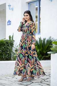 Ensemble Kurtis de vêtements de festival Heavy Rayon pour femmes avec impression à quatre côtés pour filles - Product Image 3