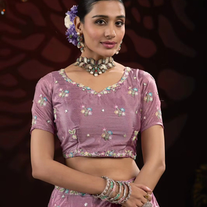 Look attrayant Partywear Designer Lehengacholi avec une belle Dupatta - Product Image 1