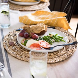 Best Collection 2025 Handmade Seagrass Bohemian Design Eco-Friendly Wedding Decorative Table Plate for Home Kitchen Use - Product Image 2