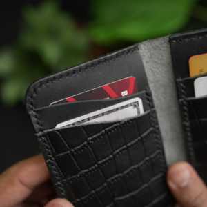 ไม่ใช่. กระเป๋าสตางค์ทรงสลิม 79 สีดำ ลายจระเข้ - Product Image 3