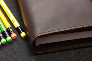 Housse de carnet A5 en cuir de luxe de haute qualité avec protection et fonctions anti-odeurs, organiseur rechargeable LNBC-0040 - Product Image 3