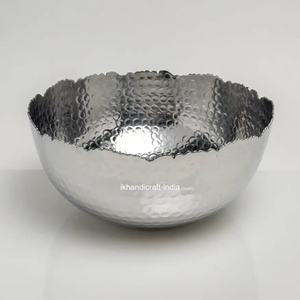 Cuenco de aluminio recién llegado con bordes rasgados para servir ensalada de frutas, gran oferta para todas las ocasiones de mesa en venta al por mayor - Product Image 1