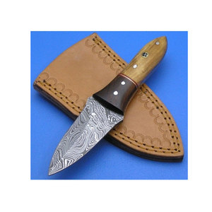 Abridor de mariscos de estilo japonés con logotipo personalizado Cuchillo de ostras de acero de Damasco Premium con mango de madera - Product Image 1