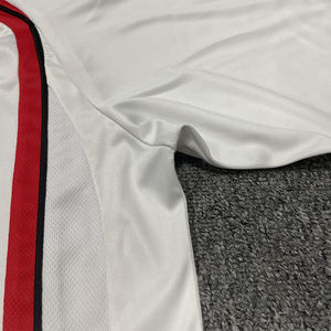 Maillot de football rétro personnalisable pour hommes, polo de sport, t-shirt conçu par OEM, service de coupe automatisé, football personnalisable de marque propre - Product Image 4