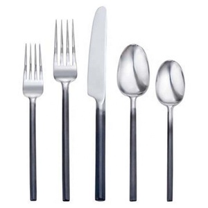 Cubertería con acabado plateado a granel de calidad increíble, vajilla de acero inoxidable de diseño personalizado, cuchara, cuchillo, tenedor, juego de cubiertos para uso doméstico - Product Image 4