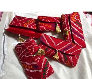 กระเป๋าคลัทช์ Bhandhani Bandhej พร้อมการออกแบบสําหรับฟังก์ชันของขวัญคืน กระเป๋าคลัทช์ของขวัญคืนสําหรับกระเป๋าถือแฮนด์เมดของผู้หญิง - Product Image 2