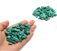 Cristal naturel en gros puces de malachite polies en vrac puces de malachite pierre cadeau de super qualité