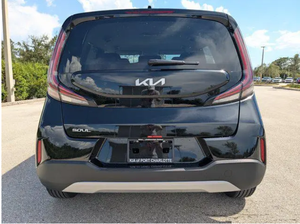 SUV Soul-S 2017 d'occasion en bon état, transmission automatique, sièges en cuir, toit ouvrant panoramique, disponible à l'exportation - Product Image 4