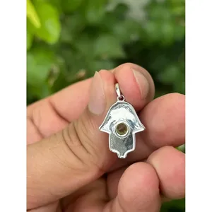 Pendentif Hamsa en Argent 925 avec Peridot serti clos, plaqué Rhodium, incrustation Or Rose, Breloque Religieuse Juive, Matériau Principal Platine - Product Image 2