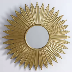 Espejo de Pared Metálico Moderno y Personalizable con Marco Dorado, Diseño Decorativo Artesanal, Ecológico y Duradero - Product Image 1