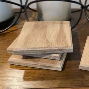 Posavasos de nogal natural Madera de lujo Perfecto para bebidas Protege las superficies con estilo Hecho a mano de La India por mn exports - Product Image 2