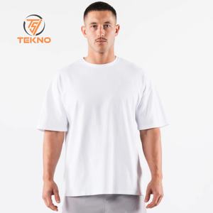 T-Shirt de luxe pour hommes 100% coton 220gsm surdimensionné Boxy Fit goutte épaule faux col rond léger respirant Jersey solide motif avant - Product Image 2