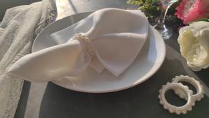 Porte-serviettes en jute avec perles blanches faites à la main pour une décoration de table unique, usage quotidien et occasions spéciales, vente en gros en provenance d'Inde - Product Image 3