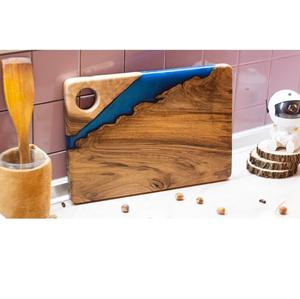 Planche à découper en bois de résine naturelle avec bois d'acacia et bois de manguier, construction épaisse - Product Image 1