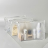 Pochette cosmétique en PVC avec logo personnalisé, pochette à fermeture éclair en PVC givré pour marque de beauté, kit OEM, organiseur de toilette en PVC translucide pour voyage