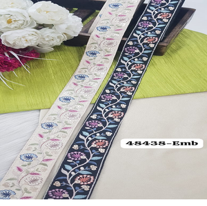 Lacets de fil brodé sur mesure sur tissu de base noir et blanc en fleur conçu avec broderie de paillettes en 1.5 pouces - Product Image 6