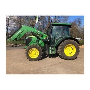 Tractores agrícolas resistentes John Deere con chasis reforzado y durabilidad mecánica mejorada - Product Image 1