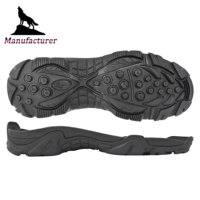Semelle extérieure en caoutchouc MD à crampons profonds de la marque Wolf, offrant des performances antidérapantes et une absorption des chocs pour la randonnée et le trekking