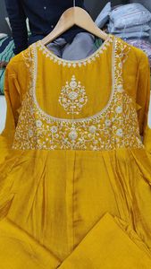 Desgaste ocasional de seda Vichitra con bordado y trabajo de codificación Pantalón Kurti y moda de mujer Dupatta al precio más bajo - Product Image 6