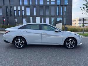 2025 NOUVEAU HYU NDAI ELANTRA SANS ACCIDENT MILD- HYBRID SPORT 2WD BERLINE VOITURE DE LUXE 3.5L V6 GARNITURE PREMIUM TRANSMISSION AUTOMATIQUE - Product Image 5