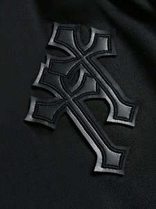 Pantalones cortos de cintura con cordón y estampado cruzado informales personalizados para hombre, gráfico de verano para la espalda, elementos esenciales para la escuela, Parte delantera bordada de poliéster medio - Product Image 3