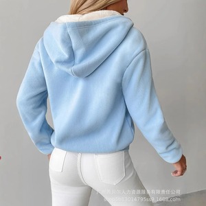 Veste à capuche chaude et confortable pour femme en coton 100% pour l'hiver, doublée de polaire, fermeture éclair, poche kangourou, logo sur le devant - Product Image 4