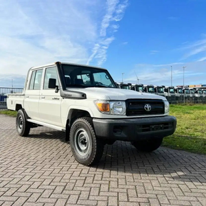 LandCruiser GRJ78 2023, Doble Cabina, Manual, SUV Oscuro, 7 Velocidades, Techo Corredizo, Portaequipajes de Aleación de Aluminio, Motor 4.1-6L - Product Image 1