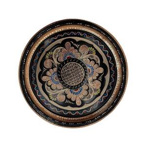 Plateau rond Bakr au design traditionnel avec motif floral gravé, technique de gravure, diamètre 34 cm - Utilisation décorative - Product Image 2