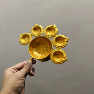 Elegante diseño moderno Diwali Metal decorativo Diya latón Urli personalizado para decoración Interior del hogar por la empresa de fabricación Local 2025 - Product Image 1