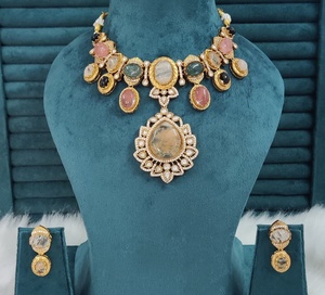 Conjunto de Collar de Latón Inspirado en Polki y Sabyasachi, Perfecto para Bodas, Collar de Lujo para Fiestas con Hermosos Pendientes - Product Image 4