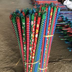 Manche de vadrouille rond Manche de balai en bois naturel Fleur et bâton de vadrouille à pois Qualité internationale - Product Image 1