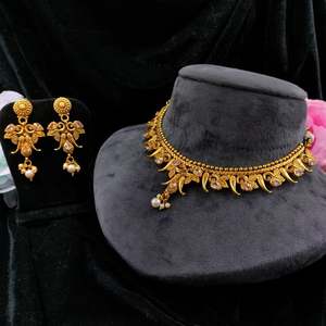 Luxurious Gold Tone Necklace Set Traditional Rich and Graceful Fashion <b>Jewelry</b> for Special Occasions - Product Image 3