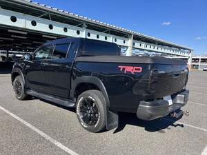 Camioneta Hilux 2024, Diésel Manual, Turbo, R16, Tela Oscura - Product Image 2