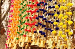 Pack De 10 Ligne Tentures Mur Porte Pom Pom Chaîne Avec Perles Dorées Grosse Cloche Suspendue Torans Guirlande Bandhwar Décoration Article - Product Image 2