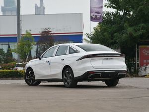 Voiture électrique hybride de luxe haute performance d'occasion, modèle 2025, berline rapide avec une autonomie de 201-300 km et une batterie de 50-70 kWh - Product Image 3