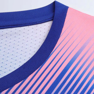 Vêtements de sport de fabrication d'usine de couleur personnalisée de haute qualité Uniforme de football Nouveau design Uniforme de football à bas prix - Product Image 4