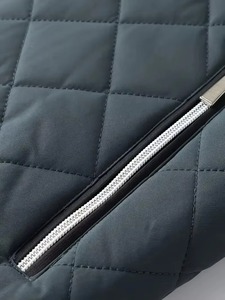 Produit phare : Veste matelassée élégante pour homme, coupe ajustée, logo sur le devant, imperméable, coupe-vent, hiver 2023, dernier design en vente - Product Image 4