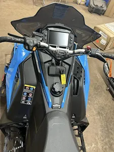 2022/2021 Polaris Snowmobile 850 Indy XC 137 listo para enviar - Product Image 4