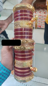 ชุดเครื่องประดับเจ้าสาวน้ำหนักเบาจากซัพพลายเออร์อินเดีย พร้อมกำไลข้อมือแบบครบชุดที่เข้ากันได้กับ Kalire จากผู้ส่งออกอินเดีย - Product Image 5