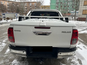 Toyota Hilux VIII 2020, Bajo Kilometraje, Caja de Cambios Automática, Volante a la Izquierda, Neumáticos R20, Estado Oscuro - Product Image 4