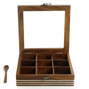 Boîte à épices carrée gravée à la main avec cuillère en bois de Sesham 9 conteneurs Boîte à épices avec cuillère Décoration de cuisine - Product Image 6