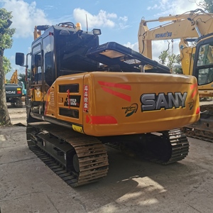 Excavatrice sur chenilles hydraulique compacte Sany SY135C de 13,5 tonnes, d'occasion et bien entretenue, en stock pour la construction - Product Image 4