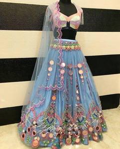 Diseñador Real Mirror and Pearl Lentejuelas Thread Lehenga Choli Party Wear con Can-Can y Canvas Layers - Product Image 1