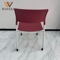 Chaise de salle à manger empilable moderne et colorée de haute qualité avec design mobile en polypropylène PP pour appartement, école et atelier