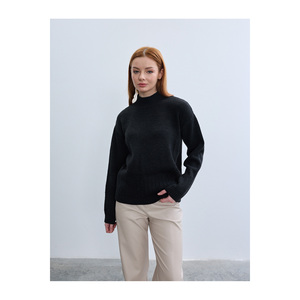 เสื้อสเวตเตอร์คอเต่าครึ่งตัวแบบพื้นฐาน - Product Image 1